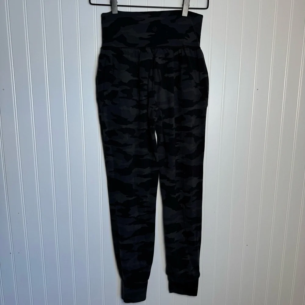 Athleta Salutation Camo Joggers Black & Gray Women’s Size XS - Picture 9 of 14